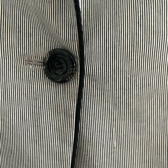 Majora blazer with black stripes and piping. - Picture 3 of 5